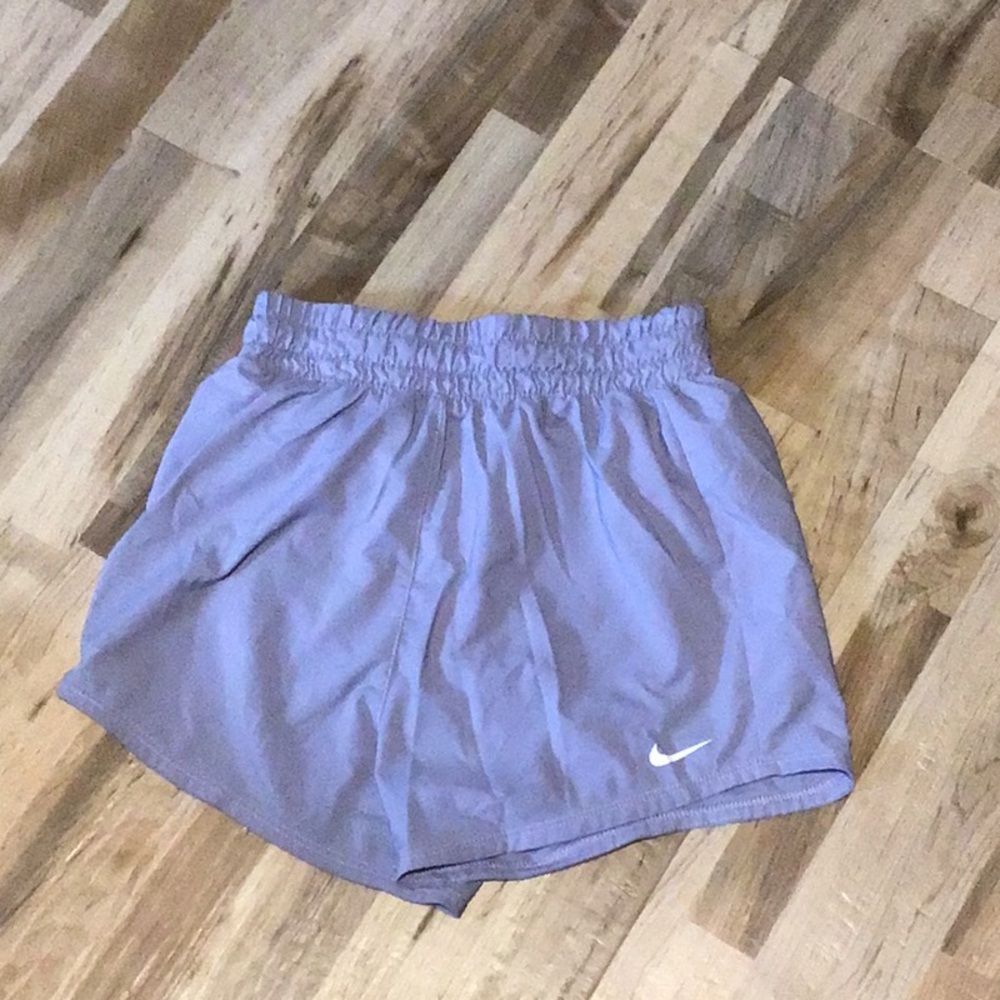 Nike Purple Athletic Shorts Lightweight Relaxed Fit
